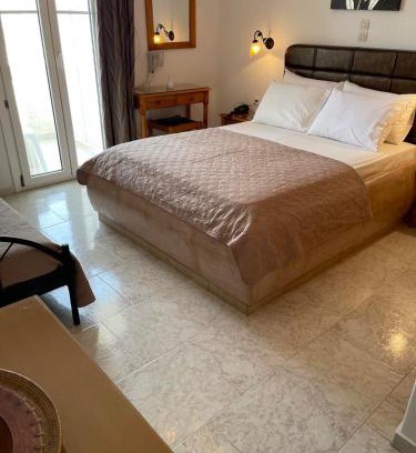 Adamas Apartment | Vamvounis Studios