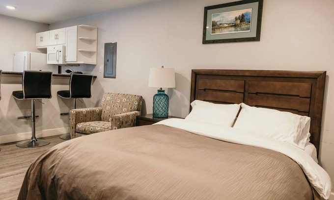 Sitka Condo | Vance Towers Studio Rental in Downtown Sitka