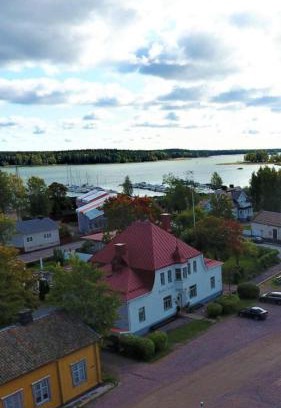Loviisa Apartment | Vanha Kanttorila ,Huone B pohjakerroksessa