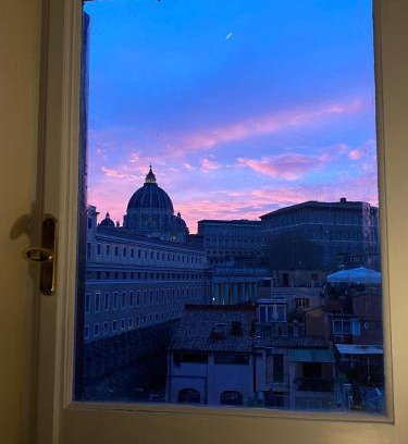 Rione XIV Borgo Apartment | Vatican Rooftop Studio - NEW OPENING