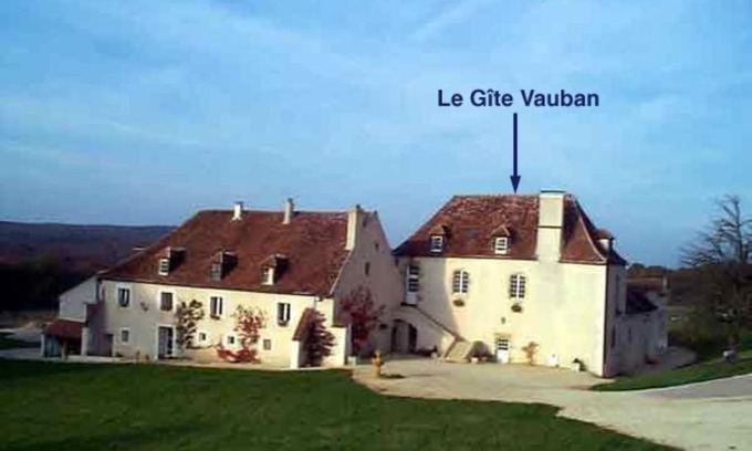 Asquins House | Vauban