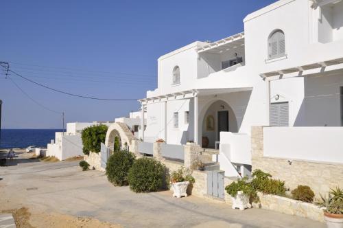 Naousa House | Vavanos Studios