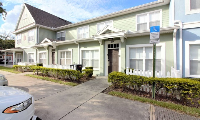 Venetian Bay Villages House | VB040 Renovated 3 Br Close To Small Pool