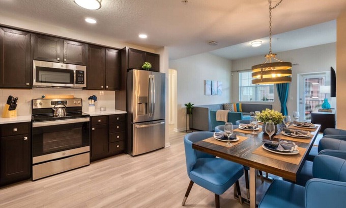 Florida Central Atlantic Coast Condo | VCR2-409 Deluxe Apartment - Convention Center
