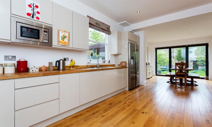 St. Leonard's House | Veeve - Space to Play