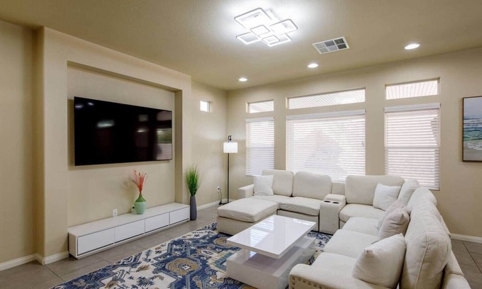 Enterprise House | Vegas 5BR 6Bed Ideal Staycation Home