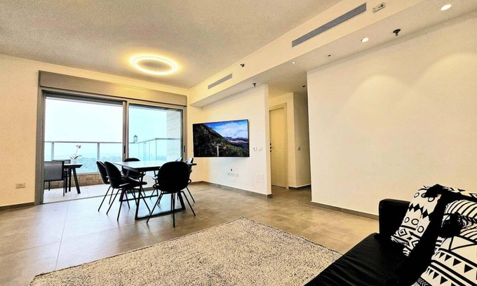 Bayit VeGan Apartment | Vegas- View & Luxury Apartment