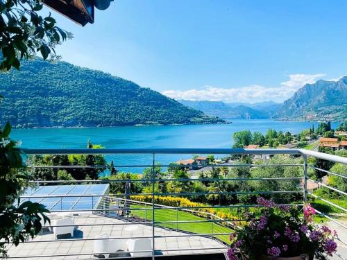 Sale Marasino Hotel | Vela di Soleville camere con e senza vista lago con ristorante & pizzeria