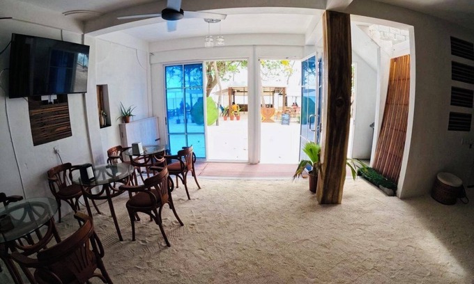 Dhiffushi House | Velaa Vani - The Turtle Hive Maldives