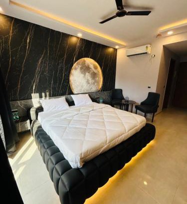 Mohangarh Apartment | Velvet Vista Stay-Omaxe Hazratganj