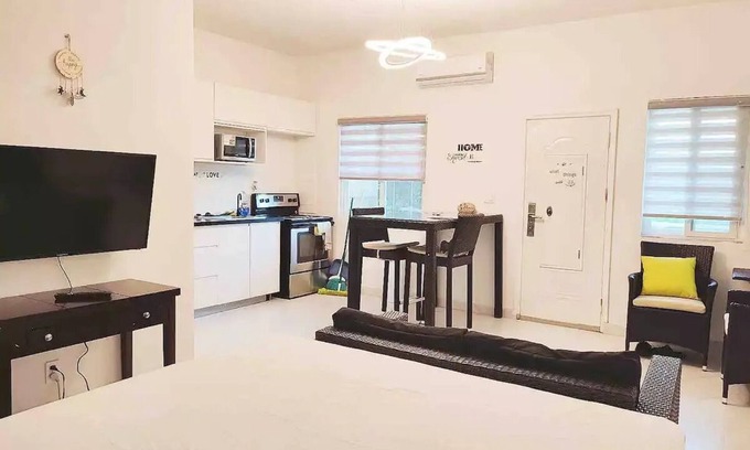 Venetian Road Settlement Apartment | Venetian Breeze Cozy Studio #6