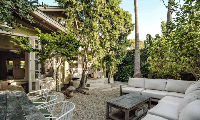 Venice House | Venice 2BR and Guest Studio with Tub & Garden