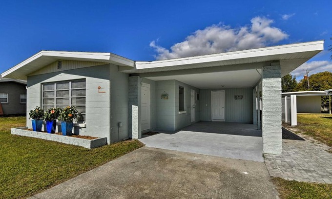 Venice House | Venice Home with Fire Pit and Grill 2 Mi to Beach!