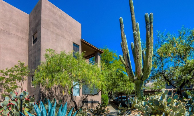 Tucson Condo | Ventana Canyon Resort-Style Condominium