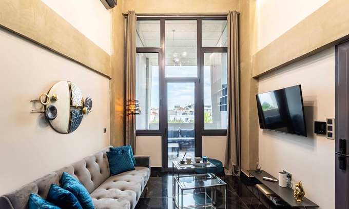 Anatolikos Sinikismos Apartment | Ventiri Lofts - Cozy Penthouse with Balcony