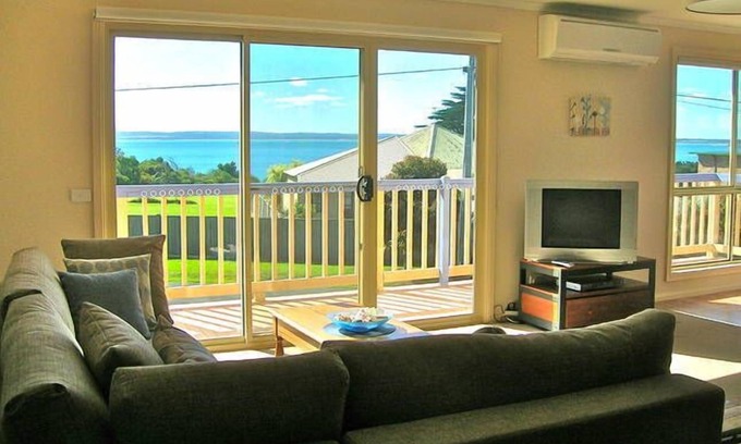 Ventnor House | Ventnor Beach Views - located at Ventnor, Phillip Island