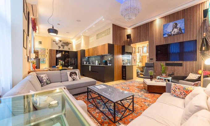 Vizivaros Apartment | Venus Apartments - The Actor's Den