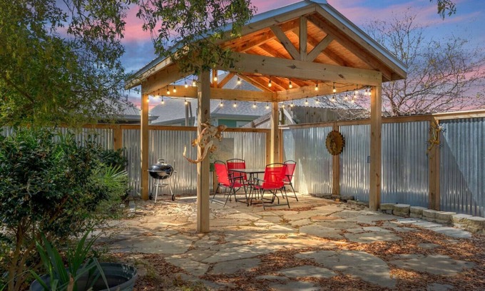 Riviera Beach House | Vera's Belle Sirene: PETS OK