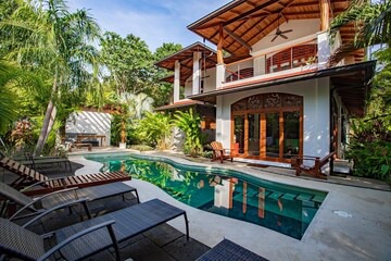 Playa Guiones House | VERANO ETERNO (“ENDLESS SUMMER”)