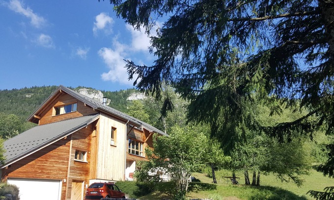 Lans-en-Vercors Cottage | Vercors, T4 mountain apartment, sleeps 9, sauna or Nordic bath, 3 bedrooms