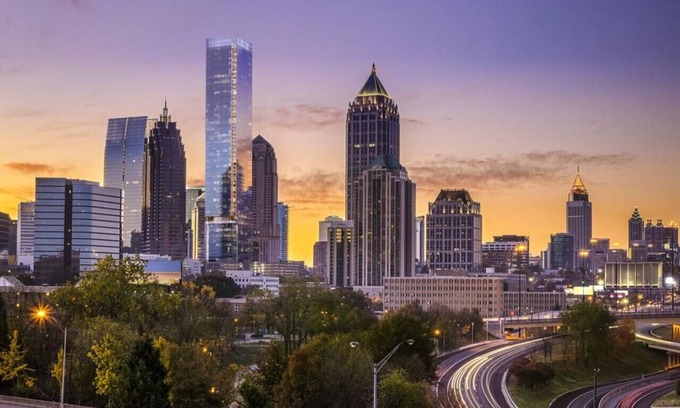 Midtown Apartment | Verdant Statuesque Intimate Acropolis Views Of Fam