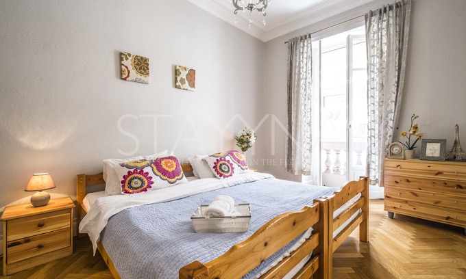 Musicians Quarter Apartment | Verdi 2 bedroom apartment VRBO