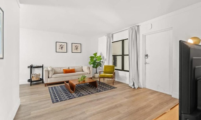 East Fort Lauderdale Apartment | Verdi #204