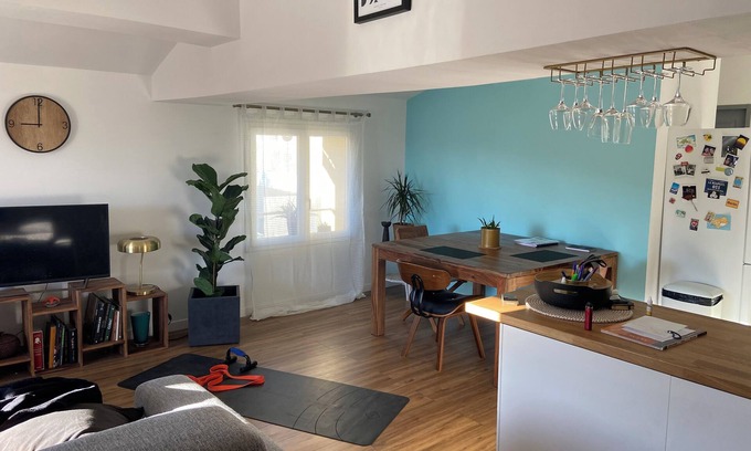La Crau Apartment | Very atypical downtown apartment. Old oil mill!