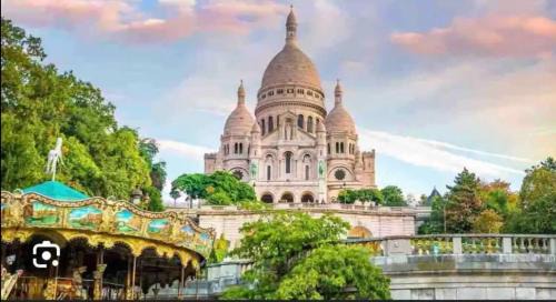 Quartier de Rochechouart Apartment | VERY CHARMING AND COSY FLAT, center of Paris