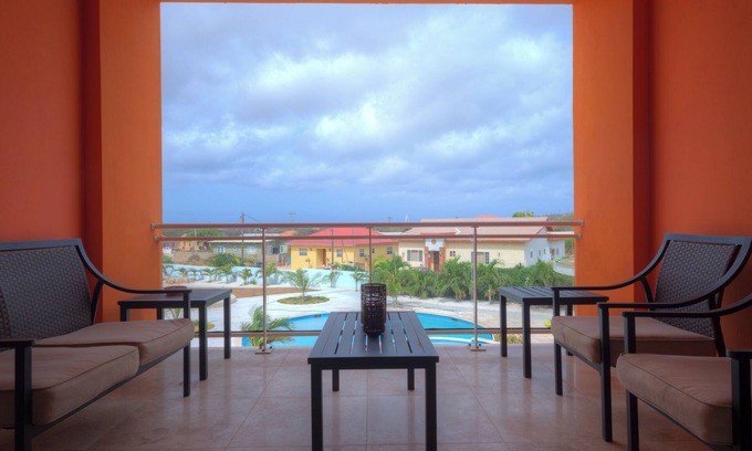 Alto Vista Apartment | Very close to Eagle Beach. 3 bed/2 bath apartment on the second floor with pool.