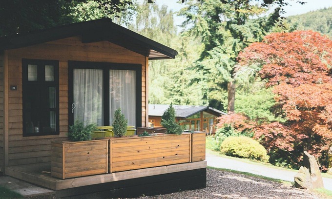 Birnam Ski Chalet | Very comfortable lodge with one king-size double and en suite shower.