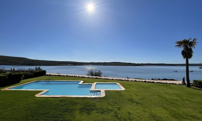 Fornells Apartment | Very front line stunning sea views near the beach