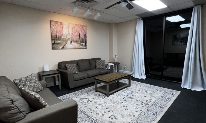 Glen Iris Apartment | Very Large Lofy - Free Parking- Perimeter UAB