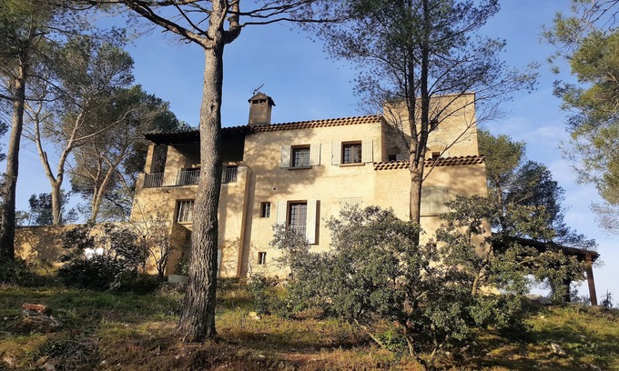 Taillades Villa | VERY LARGE VILLA IN LA PINEDE AT THE FOOT OF LUBERON