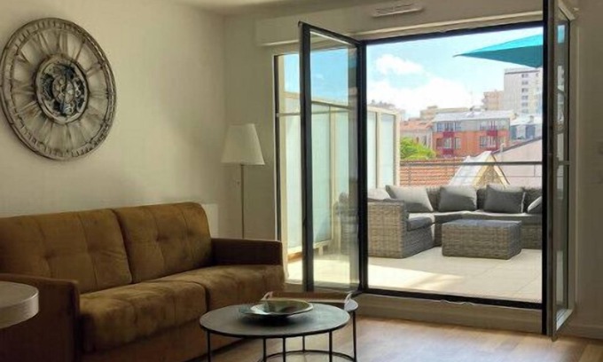 Suresnes Apartment | Very nice and quiet 42 m² in Suresnes with parking