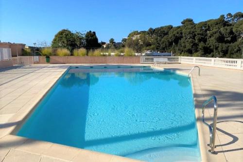 Le Cannet Apartment | Very Nice Apartment With Shared Pool