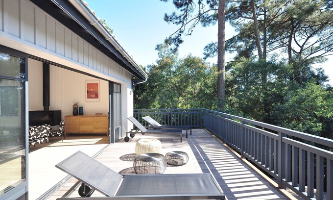 Pyla-sur-Mer Villa | Very nice beach villa with swimming pool in the pine trees seen basin