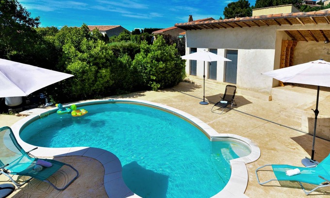 Aramon House | Very pleasant vacation home with private pool, panoramic view and fenced garden in Provence.