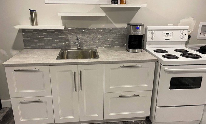 Niagara Falls House | Very quiet and cozy semi-basement 5mn drive from the falls