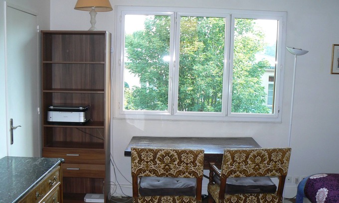Ville-d'Avray Apartment | Very quiet one room apartment, between Paris and Versailles