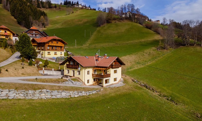 Rennweg am Katschberg Ski Chalet | Very spacious chalet with luxury wellness and bar