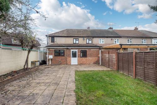 Slough House | Very spacious home close to central Slough