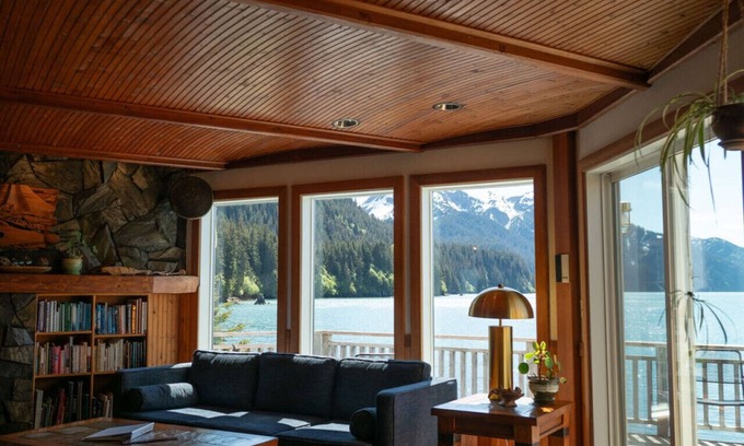 Lowell Point House | Vessel Beach House - Starboard, Beachfront Retreat Sleeps 6