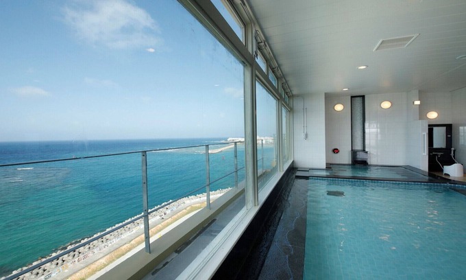 Mihama Hotel | Vessel Hotel Campana Okinawa