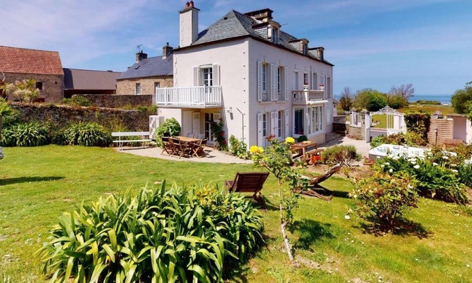 Urville-Nacqueville Cottage | Vieux Colombier 15 pers option spa, Sea View Canoe