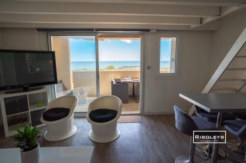 Vias Apartment | Vias-Plage - Appartement climatisé avec piscine face à la mer