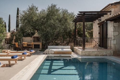 Mouzaki Villa | Viatzo Villas - Eclectic Villas with Heated Saltwater Pools