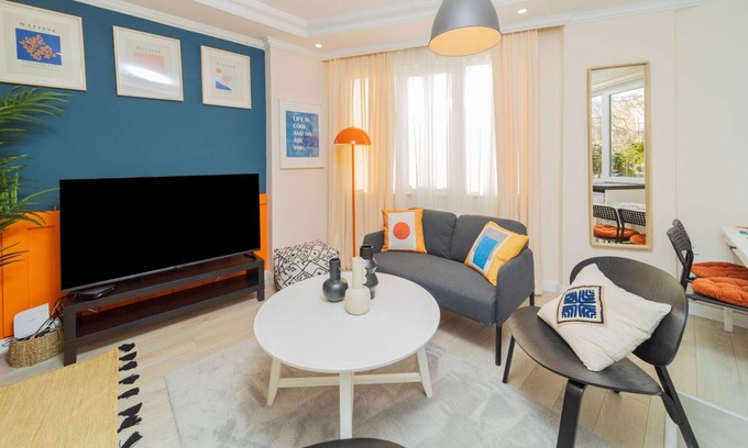 Antalya City Centre Apartment | Vibrant and Central Apartment in Muratpasa