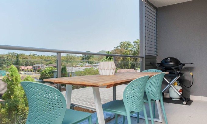 Shoal Bay Apartment | Vibrant and modern Shoal apartment