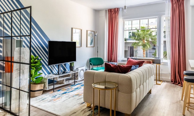 Waterfront Apartment | Vibrant Condo Studio near the Beach & Shopping